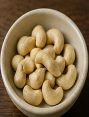 Cashews – ¼ cup (40 g)