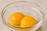2 egg yolks