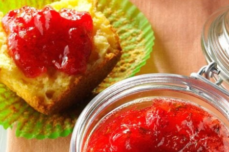 Berry-Basil Limeade Jam – Sweet, Citrus & Herbal Preserve