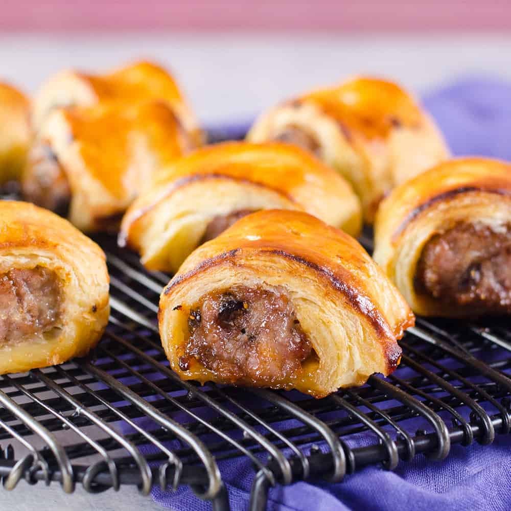 Easy sausage rolls