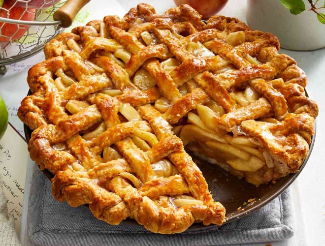 Classic Apple Pie Recipe |  Sweet and Buttery Homemade Dessert