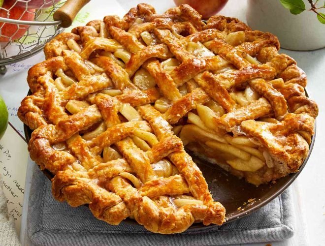 Classic Apple Pie Recipe |  Sweet and Buttery Homemade Dessert