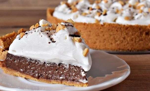Banana Chocolate Pie | Creamy, Rich and Indulgent No-Bake Dessert Delight