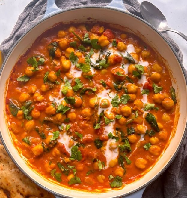 Chickpea Spinach Curry Recipe | Healthy, Flavorful & Easy Vegetarian Curry