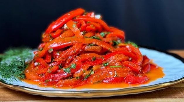 Roasted Pepper Salad Recipe | Smoky, Fresh & Flavorful Mediterranean Salad