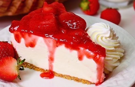 Strawberry Cheesecake Pie Recipe |  Creamy, Fruity & Delicious Dessert
