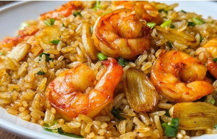 Shrimp Fried Rice |  Easy Restaurant-Style Shrimp and Vegetable Fried Rice Recipe
