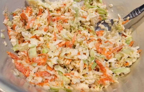 Classic Creamy Coleslaw